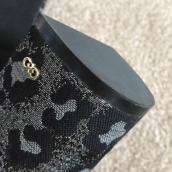 Cole Hahn Pumps - Picture 5 of 7